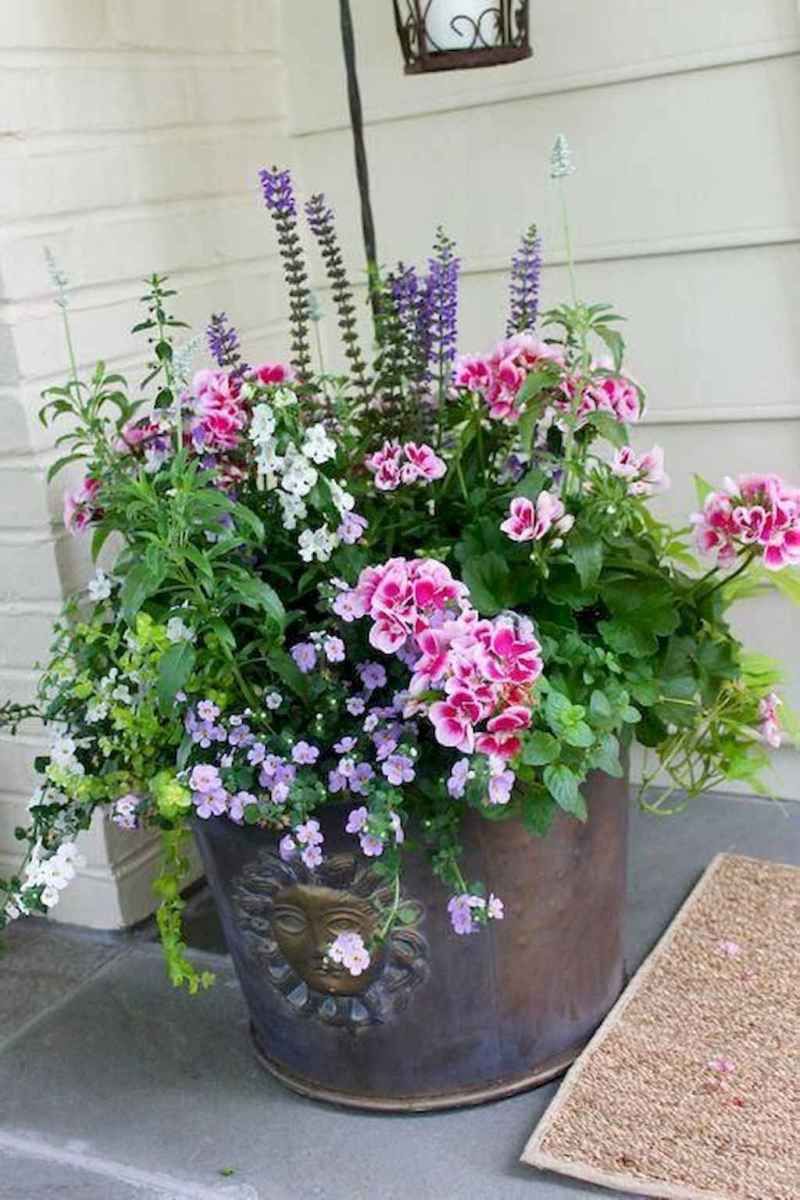 Fresh and Beautiful Summer Container Garden Flowers Ideas 22 in 2020