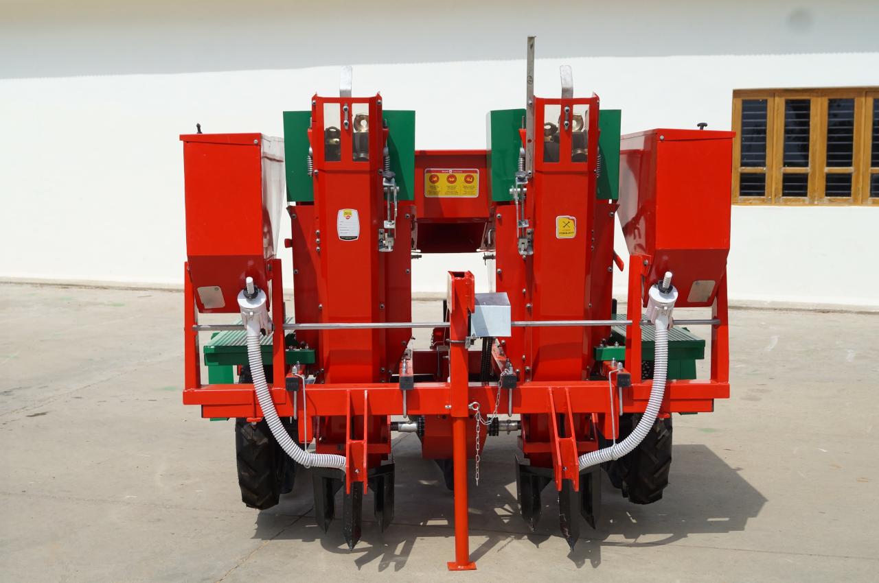 Multi Functional Fully Adjustable Potato Planter at Rs 160000/piece